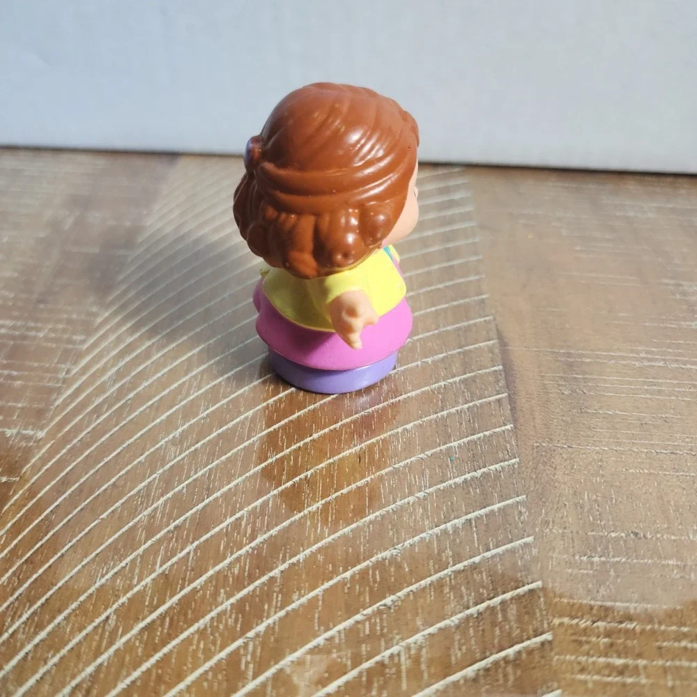 Fisher Price Little People Girl Figure Brown Hair Heart Clip Yellow Pink 1997